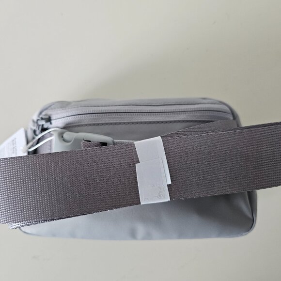 NWT LULULEMON Everywhere Belt Bag 1L SILD Silver Grey - Picture 4 of 12